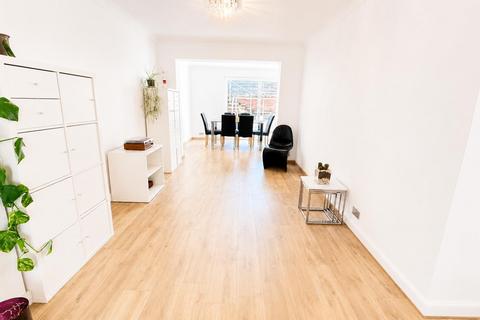 3 bedroom semi-detached house for sale, Colesdale, Cuffley