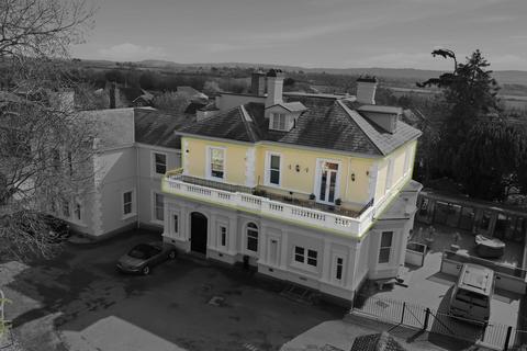 2 bedroom penthouse for sale, Broadway Road, Evesham WR11