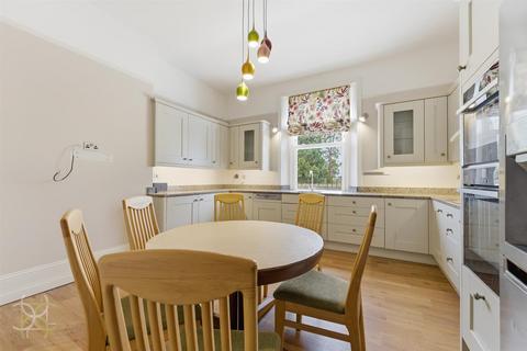 2 bedroom penthouse for sale, Broadway Road, Evesham WR11