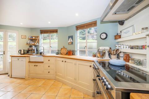 2 bedroom flat to rent, Crooked Billet London SW19