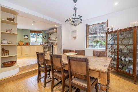 2 bedroom flat to rent, Crooked Billet London SW19