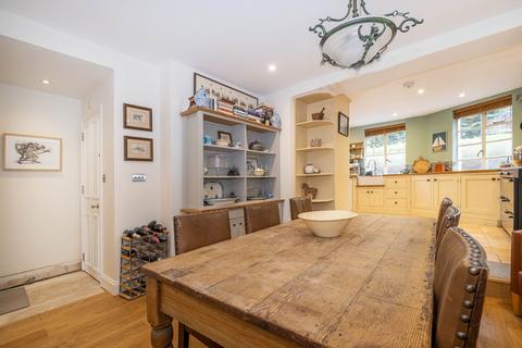 2 bedroom flat to rent, Crooked Billet London SW19