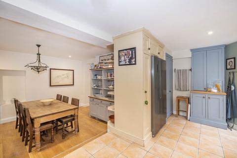 2 bedroom flat to rent, Crooked Billet London SW19
