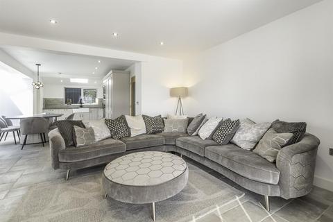 3 bedroom detached house for sale, Ffordd Cynlas, Benllech