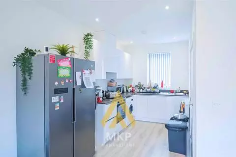 3 bedroom terraced house to rent - View 2
