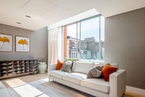 2 bedroom apartment to rent, 62 Green Street, London
