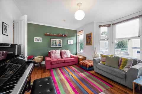 2 bedroom flat for sale, Lea Hall Road, London E10