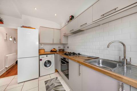 2 bedroom flat for sale, Lea Hall Road, London E10