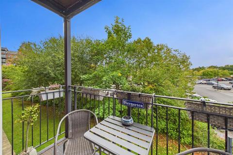 2 bedroom flat for sale, Elphins Drive, Beaumont Court, WA4