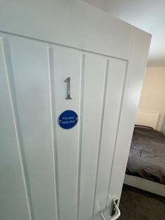 4 bedroom semi-detached house to rent, Drayton Street, Newcastle-under-Lyme, ST5