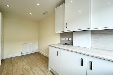 2 bedroom terraced house to rent, Broom Path, Glasgow, G69