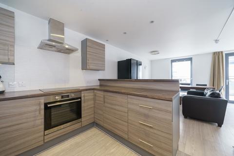 3 bedroom flat to rent, Lakeside Way Wembley HA9