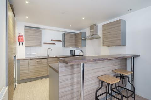 3 bedroom flat to rent, Lakeside Way Wembley HA9