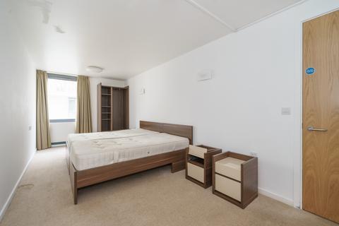 3 bedroom flat to rent, Lakeside Way Wembley HA9
