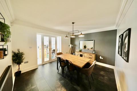 6 bedroom detached house for sale, Brooklands, Hull