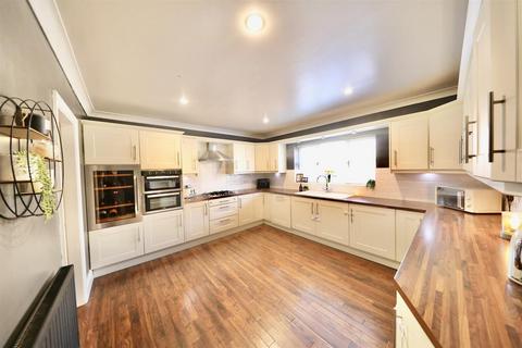 6 bedroom detached house for sale, Brooklands, Hull