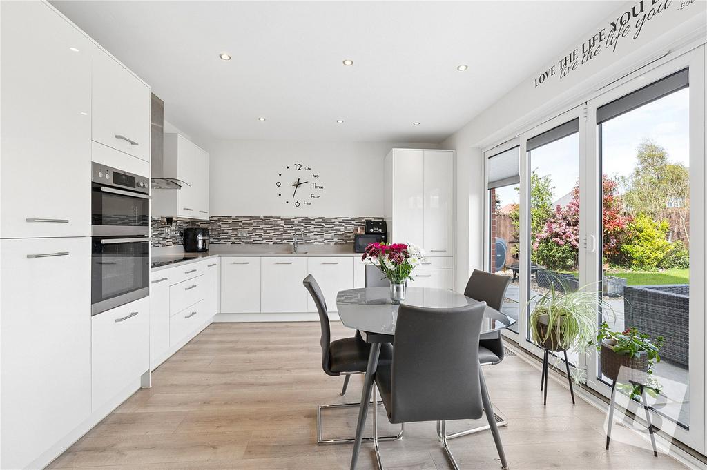 Kitchen / Dining