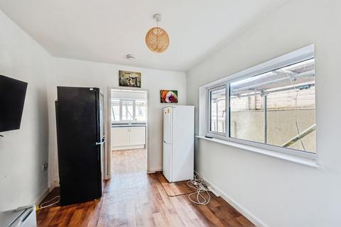 5 bedroom terraced house for sale, Shelley Street, SWINDON, Wiltshire, SN1
