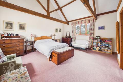 5 bedroom barn conversion for sale, Park Lane, Blofield, Norwich