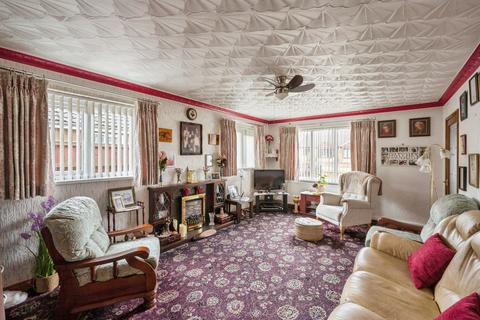 2 bedroom detached bungalow for sale, Wisteria Way, Scunthorpe