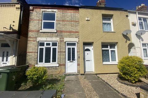 3 bedroom terraced house to rent, Star Road, Peterborough, PE1 5EZ