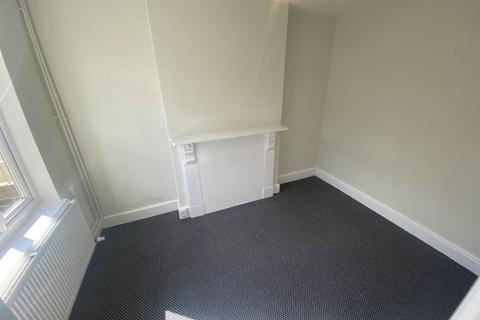 3 bedroom terraced house to rent, Star Road, Peterborough, PE1 5EZ