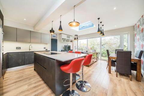 Springfield Avenue, London SW20