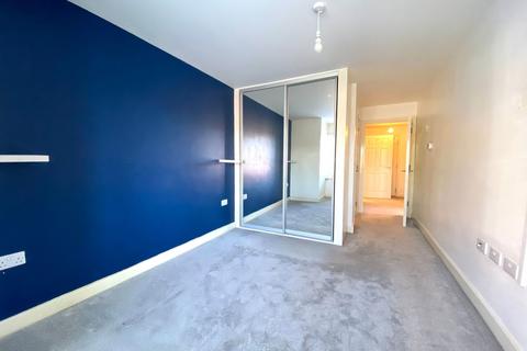 2 bedroom apartment for sale, Millpond Lane, Horsham RH12
