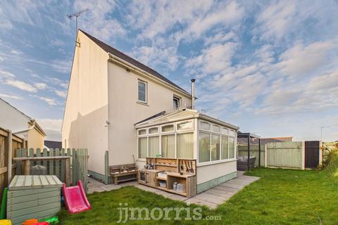 3 bedroom detached house for sale, 26 Parc Loktudi, Fishguard, SA65 9AF