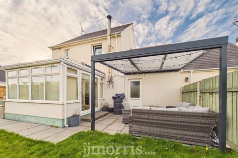 3 bedroom detached house for sale, 26 Parc Loktudi, Fishguard, SA65 9AF