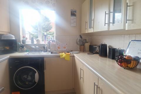 2 bedroom semi-detached house to rent, Leicester LE2