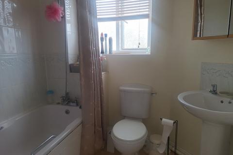 2 bedroom semi-detached house to rent, Leicester LE2