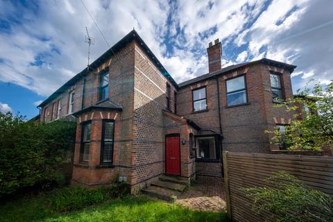 3 bedroom terraced house to rent, Albert Road East, Altrincham WA15