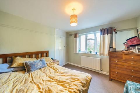 undefined, Park Close, Kingston Upon Thames KT2