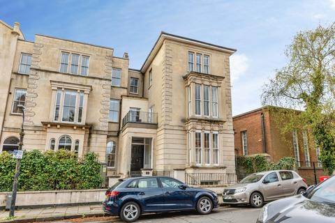 2 bedroom flat for sale, Oakfield Road, BRISTOL, BS8