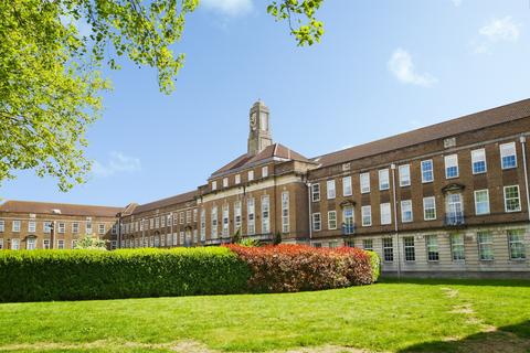 2 bedroom ground floor flat for sale, Longbridge Road, Dagenham