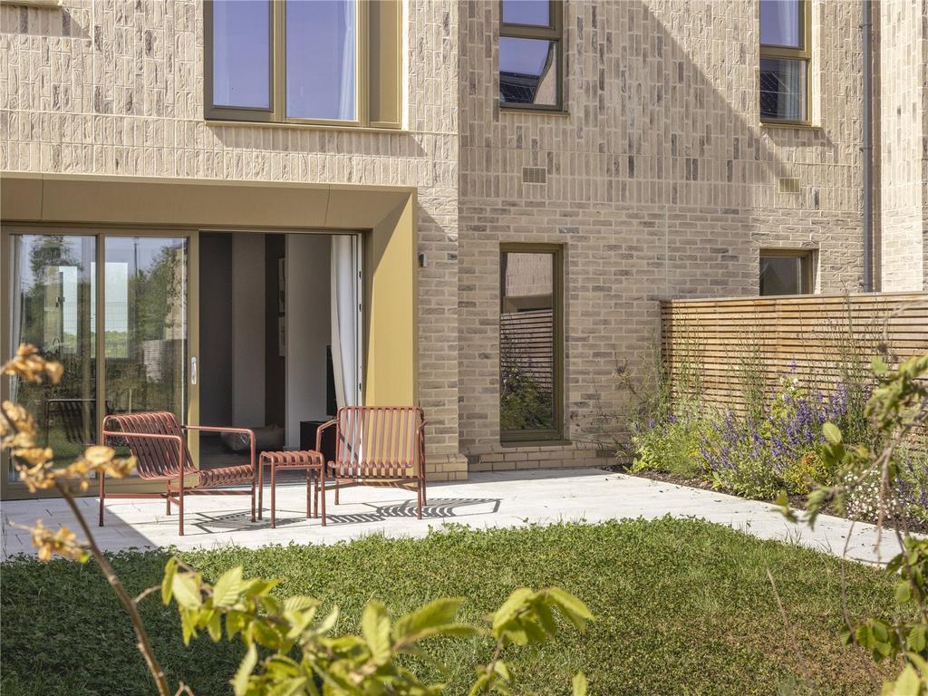 House in Cambridge, Eddington, Cambridgeshire - View 3