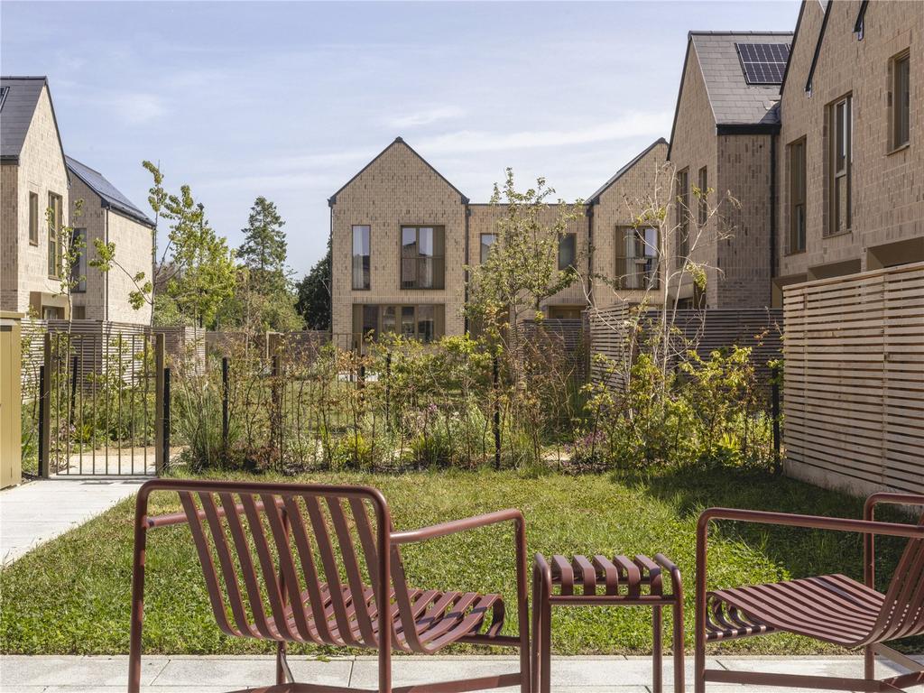 House in Cambridge, Eddington, Cambridgeshire - View 5