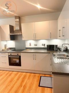 1 bedroom in a house share to rent, Cherry Orchard Road, Croydon, Greater London