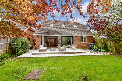 3 bedroom detached house for sale, Victoria Road, Hayling Island PO11