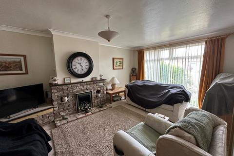 2 bedroom semi-detached bungalow for sale, 21 Glynleigh Drive, Polegate, East Sussex