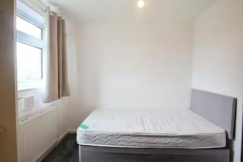 1 bedroom house of multiple occupation to rent – pohled 3