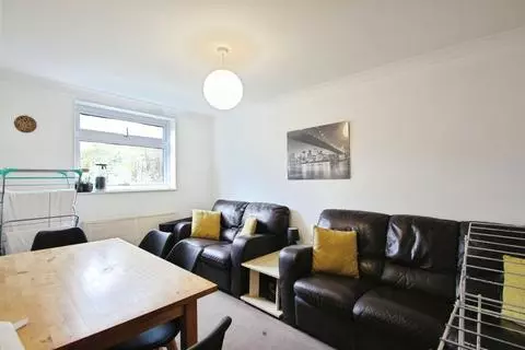 1 bedroom house of multiple occupation to rent – pohled 4
