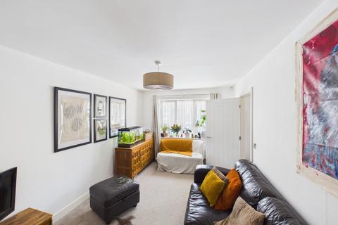 undefined, Woodside, Hull, East Riding of Yorkshire, HU8 9FL