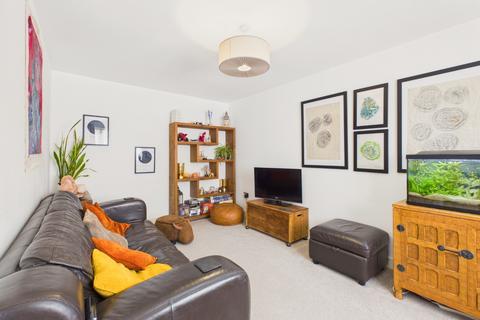 4 bedroom semi-detached house for sale, Woodside, Hull, East Riding of Yorkshire, HU8 9FL