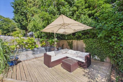 4 bedroom semi-detached house for sale, Woodside, Hull, East Riding of Yorkshire, HU8 9FL