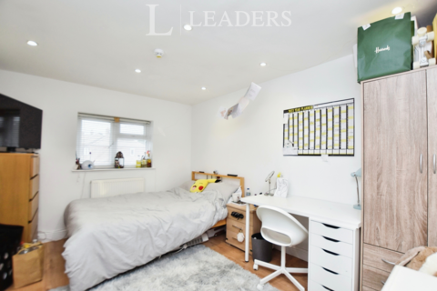 1 bedroom in a house share to rent, Lower Clabdens, Ware, SG12