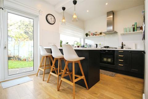 3 bedroom end of terrace house to rent, Alibon Road, Dagenham RM10