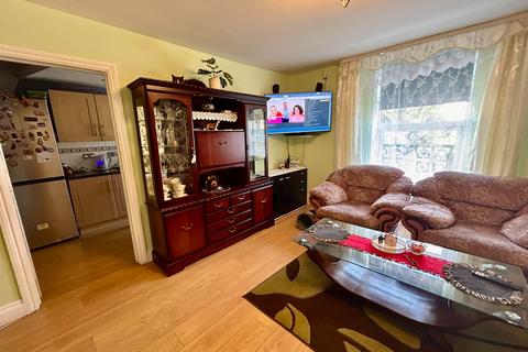 2 bedroom ground floor flat for sale, Kent Square, GREAT YARMOUTH
