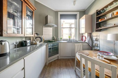 1 bedroom flat for sale, Prince of Wales Drive, London, SW11